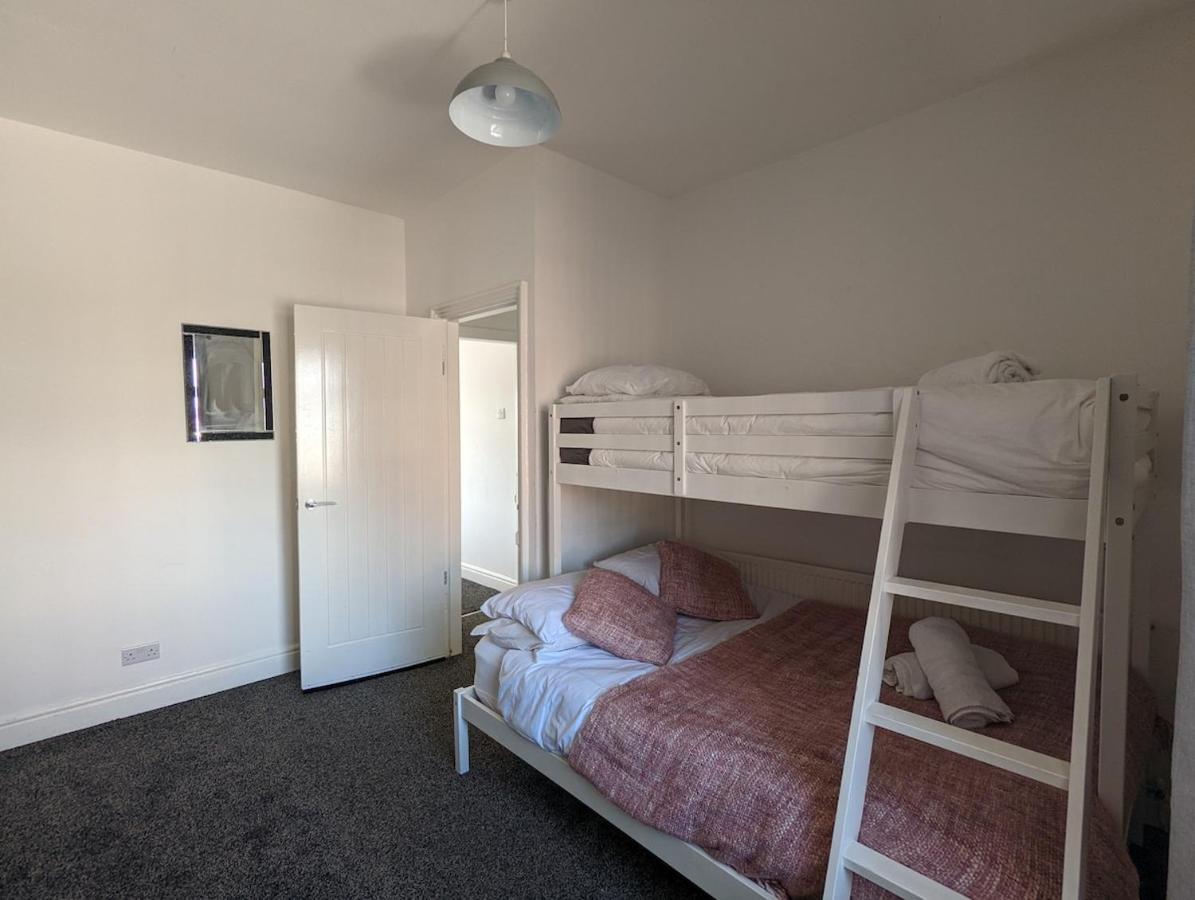 Seymour Home Free Allocated Parking Blackpool Exterior foto